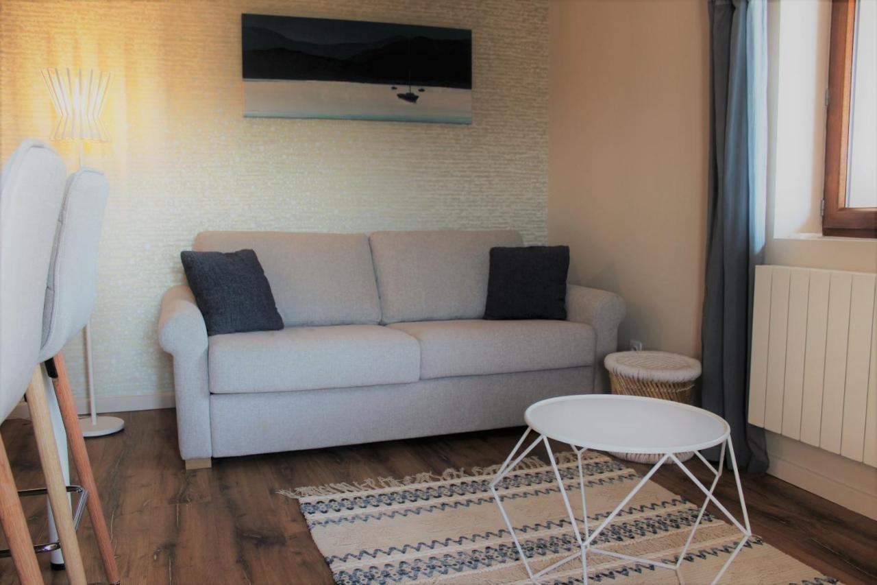 Apartment T2 Meuble De 40m2 Axe Annecy/geneve